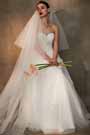 Vestido de novia bordado con cuentas sin tirantes