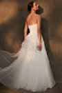 Vestido de novia bordado con cuentas sin tirantes