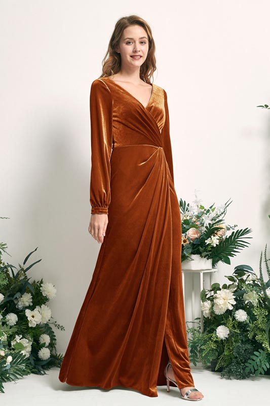 Vestido de dama de honor A‑line de terciopelo con escote en V, mangas largas y largo hasta el suelo para boda