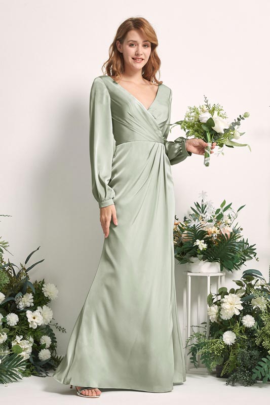 Vestido princesa de satén con escote en V, mangas largas y largo hasta el suelo para boda